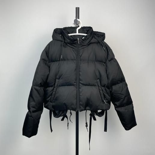 普拉达黑色短款羽绒服40码