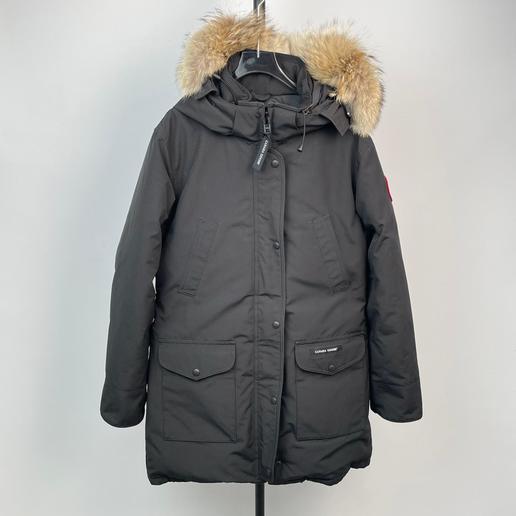 加拿大鹅羽绒服黑色