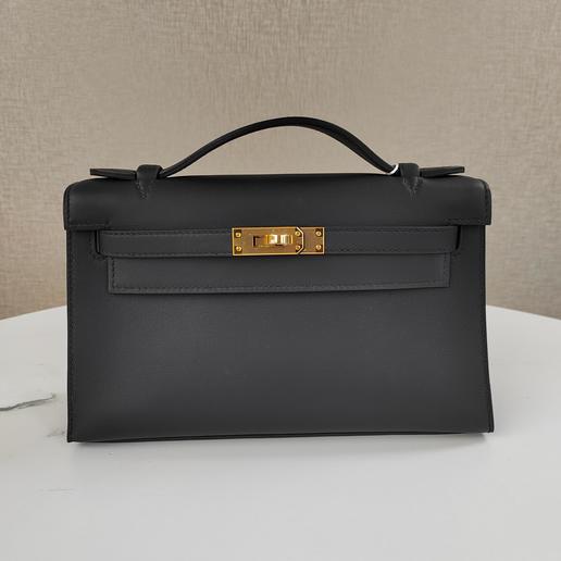 Hermes爱马仕Kellymini一代黑色金扣S皮G刻
成色:99新  配件:毛毡 防尘袋