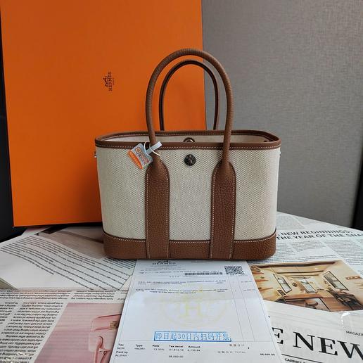 Hermes爱马仕花园mini金棕银扣帆布拼皮G刻
成色:全新 配件:防尘袋  包装盒  票